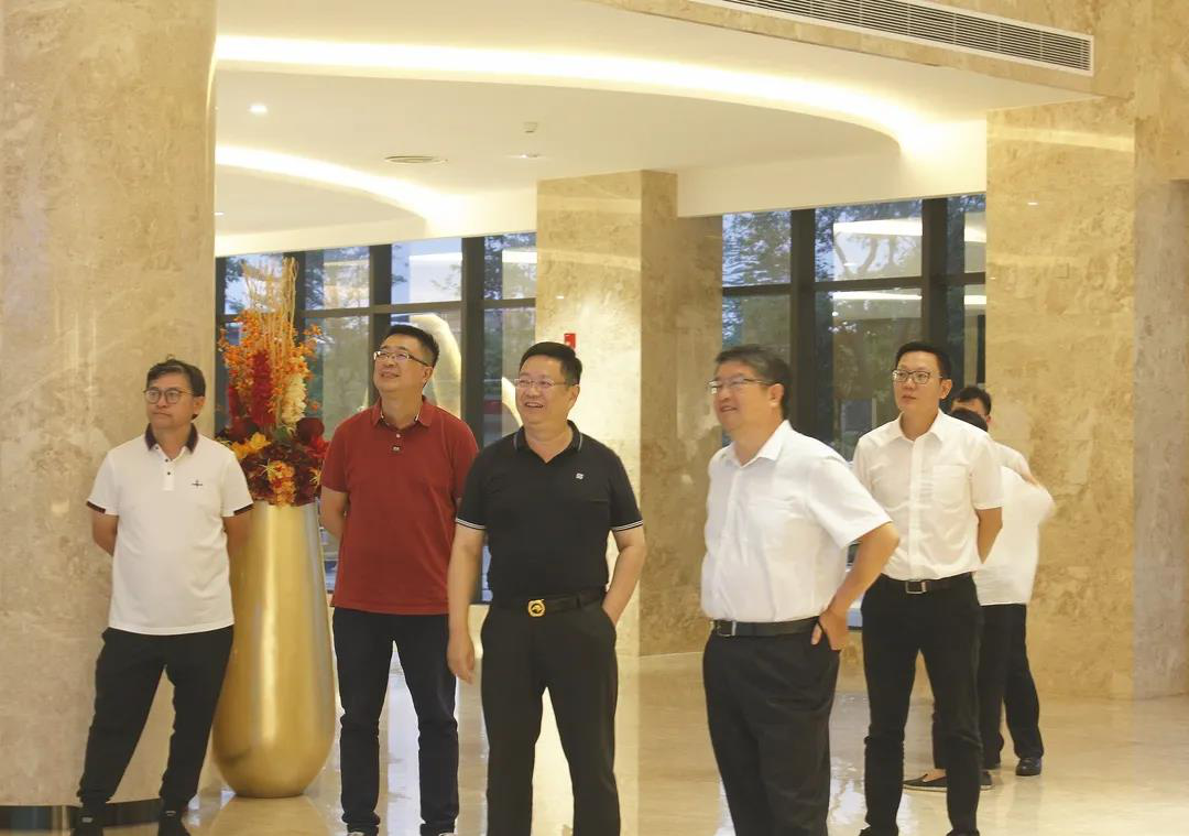 广西北部湾银行党委副书记、副董事长（主持全面工作）王能率调研组一行莅临AG旗舰厅集团调研指导