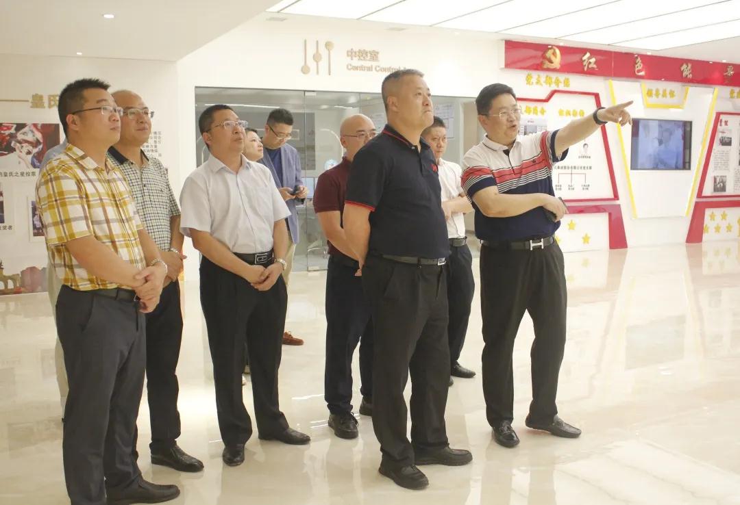 广东广垦畜牧集团党委书记、董事长黄宣一行莅临AG旗舰厅集团参观交流