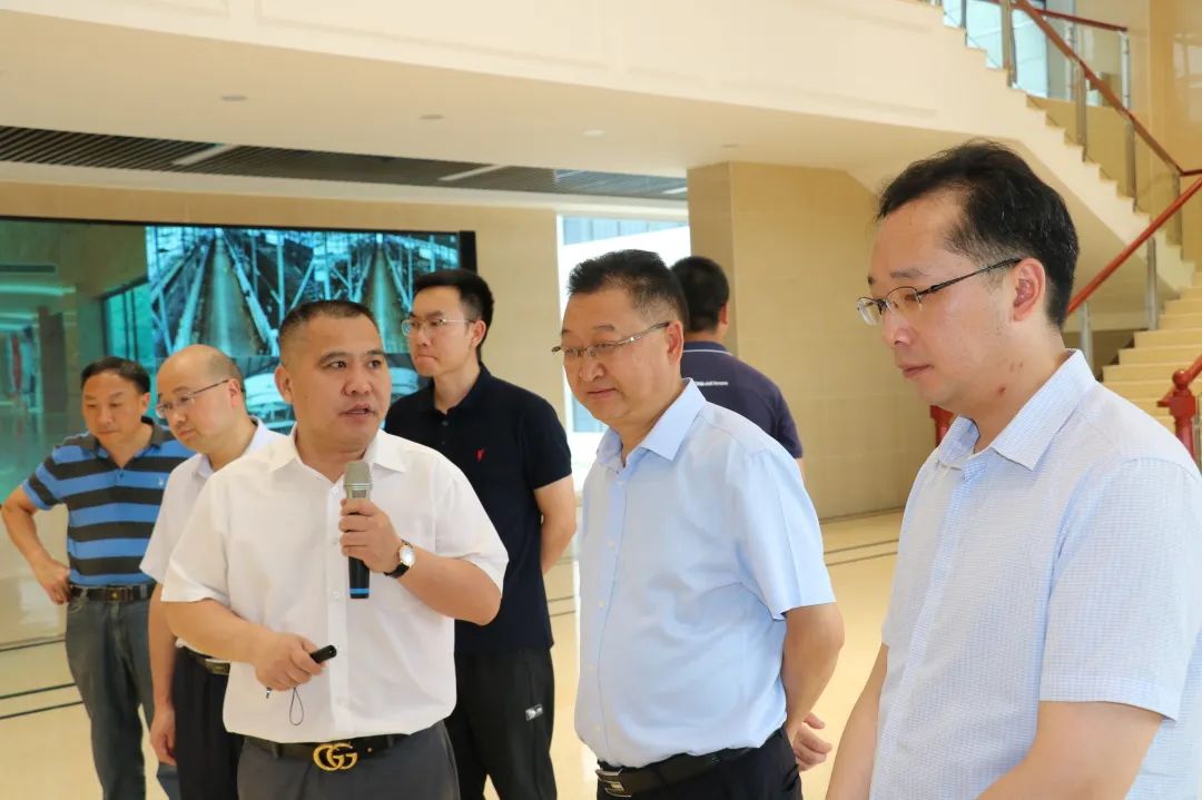 贵州省纪委省监委派驻第十三纪检组、省工信厅一行莅临AG旗舰厅集团遵义乳业调研