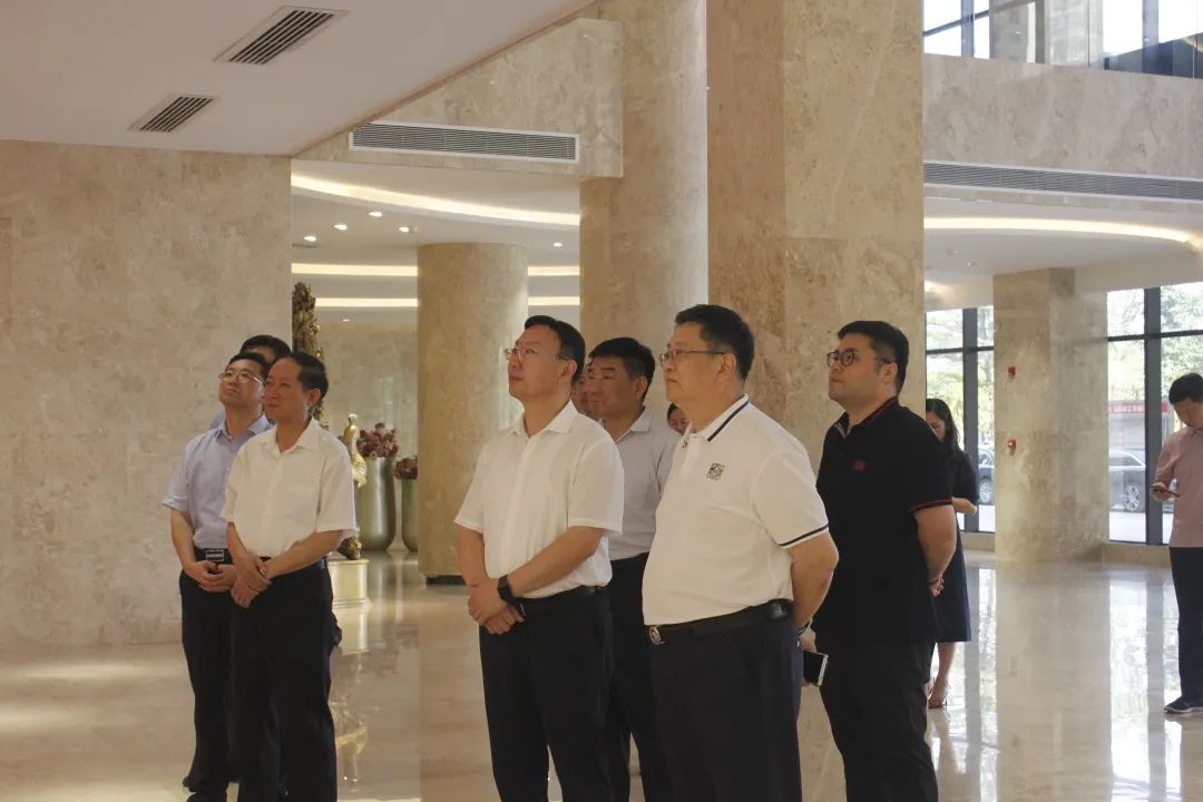 深化地企合作，共谋发展机遇丨泰安市委领导一行莅临AG旗舰厅集团交流指导