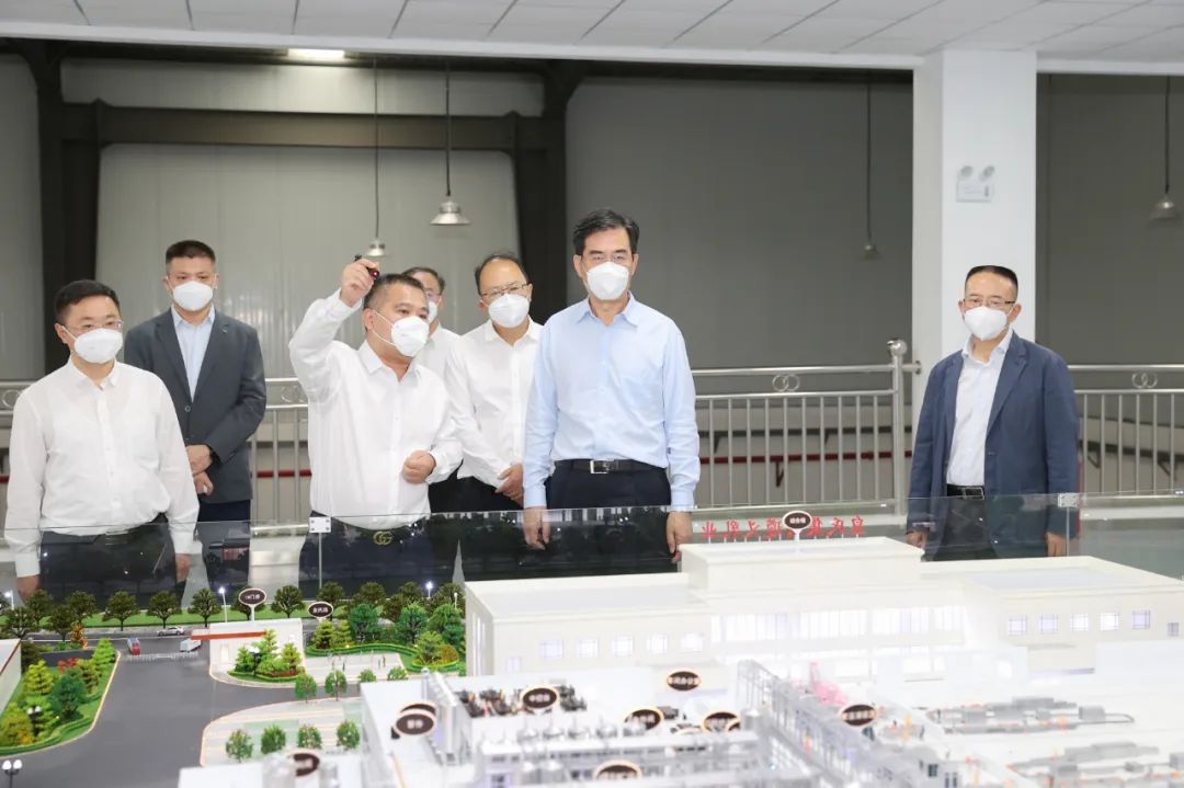 贵州省委副书记、省长李炳军到AG旗舰厅集团遵义乳业有限公司调研