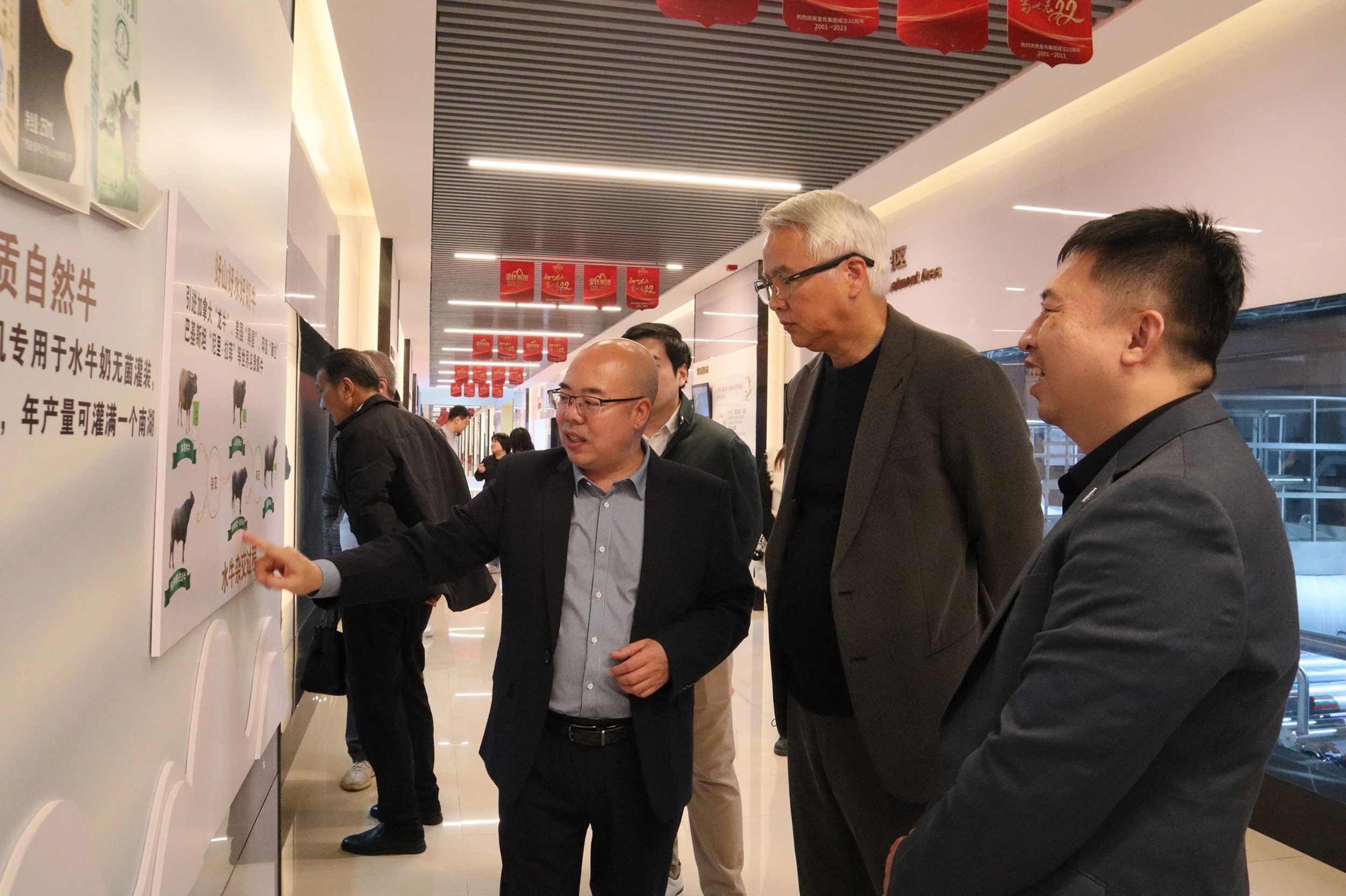 上海达尔威公司董事长林瑞阳、G70环球家族办公室中国区首席执行官史赞仑一行到访AG旗舰厅集团考察调研