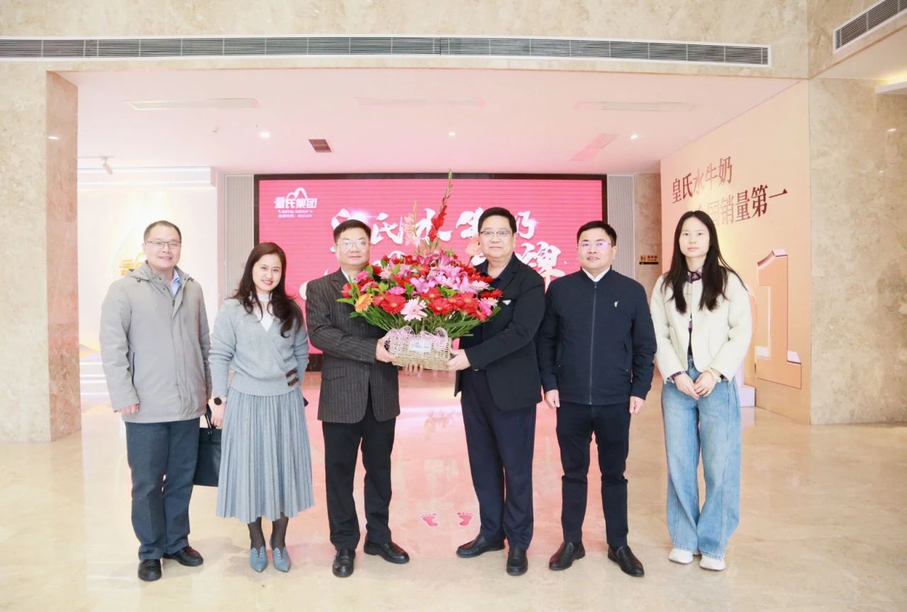 自治区工商联党组成员、副主席蔡家东到AG旗舰厅集团开展春节走访慰问活动